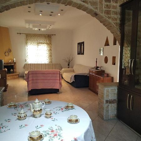 Villa Erasmia Dekarcho Buitenkant foto