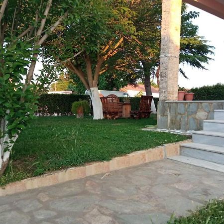 Villa Erasmia Dekarcho Buitenkant foto