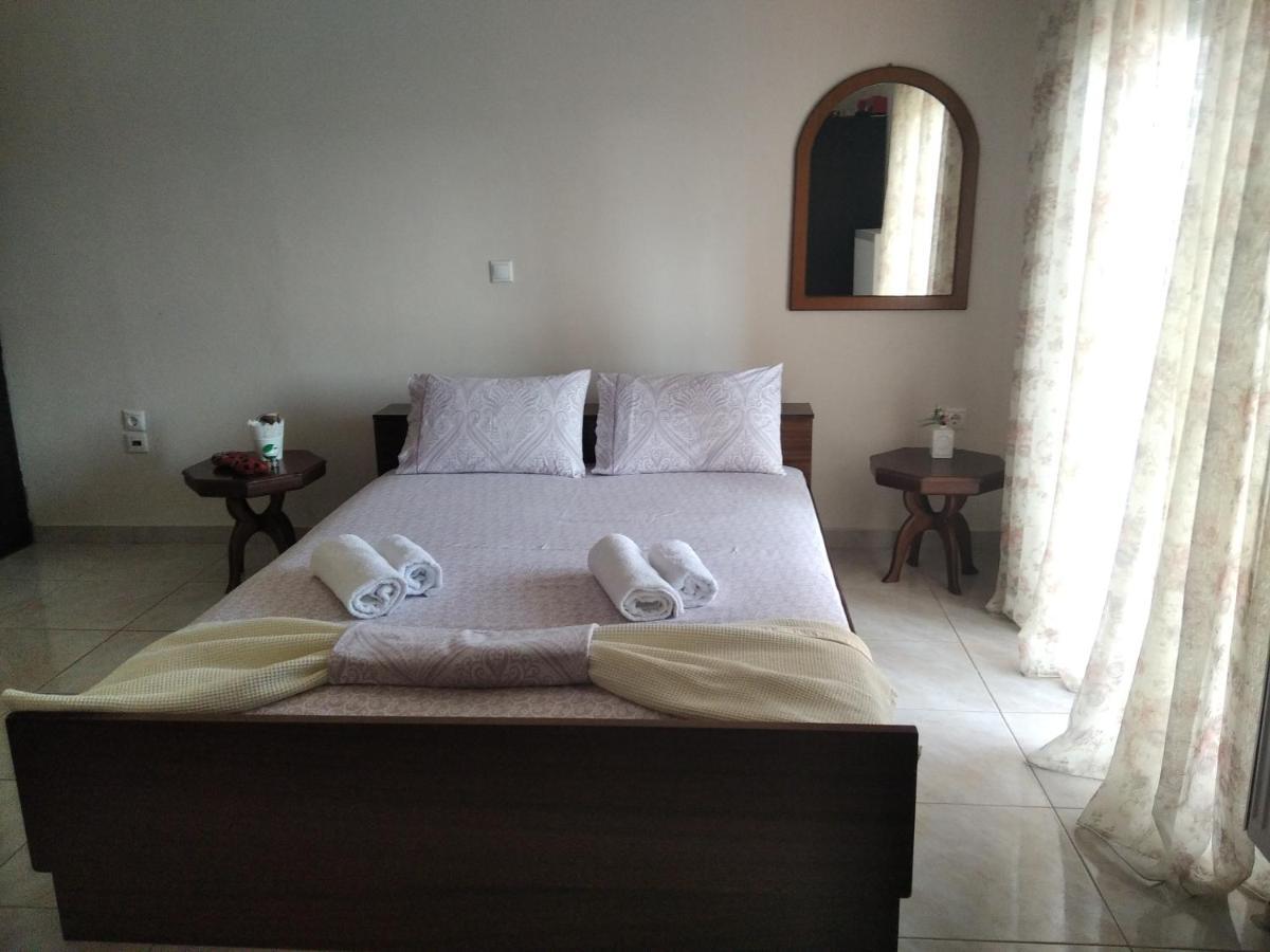 Villa Erasmia Dekarcho Buitenkant foto