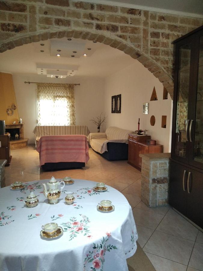 Villa Erasmia Dekarcho Buitenkant foto