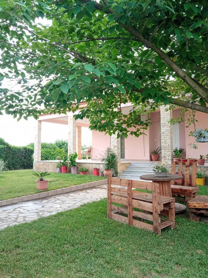 Villa Erasmia Dekarcho Buitenkant foto