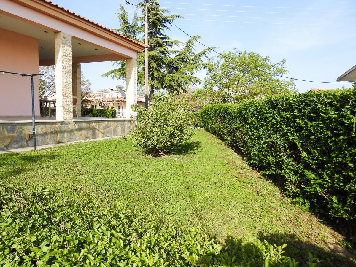 Villa Erasmia Dekarcho Buitenkant foto